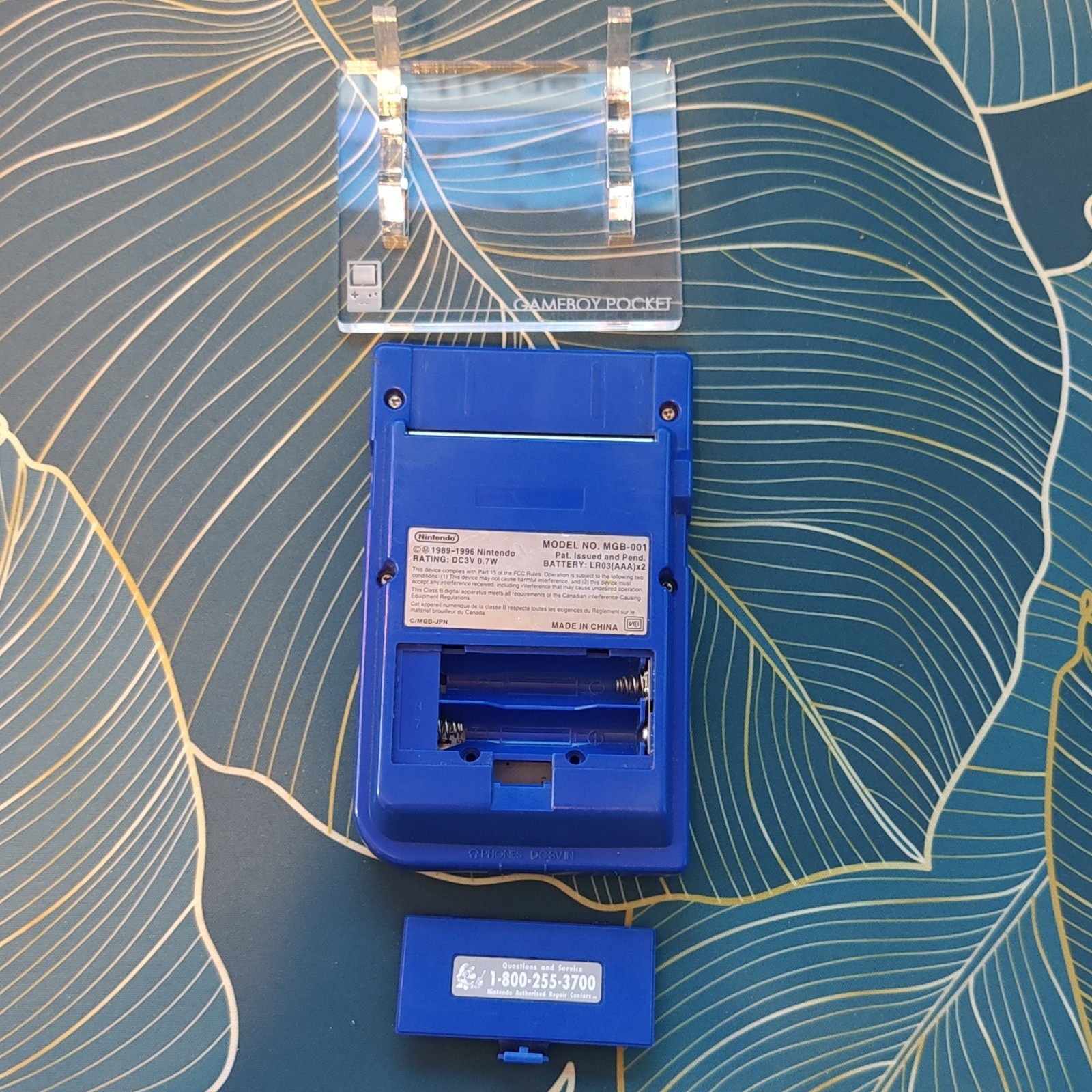 Nintendo Game Boy Pocket MGB-001 Blue Handheld System with acrylic stand 1996