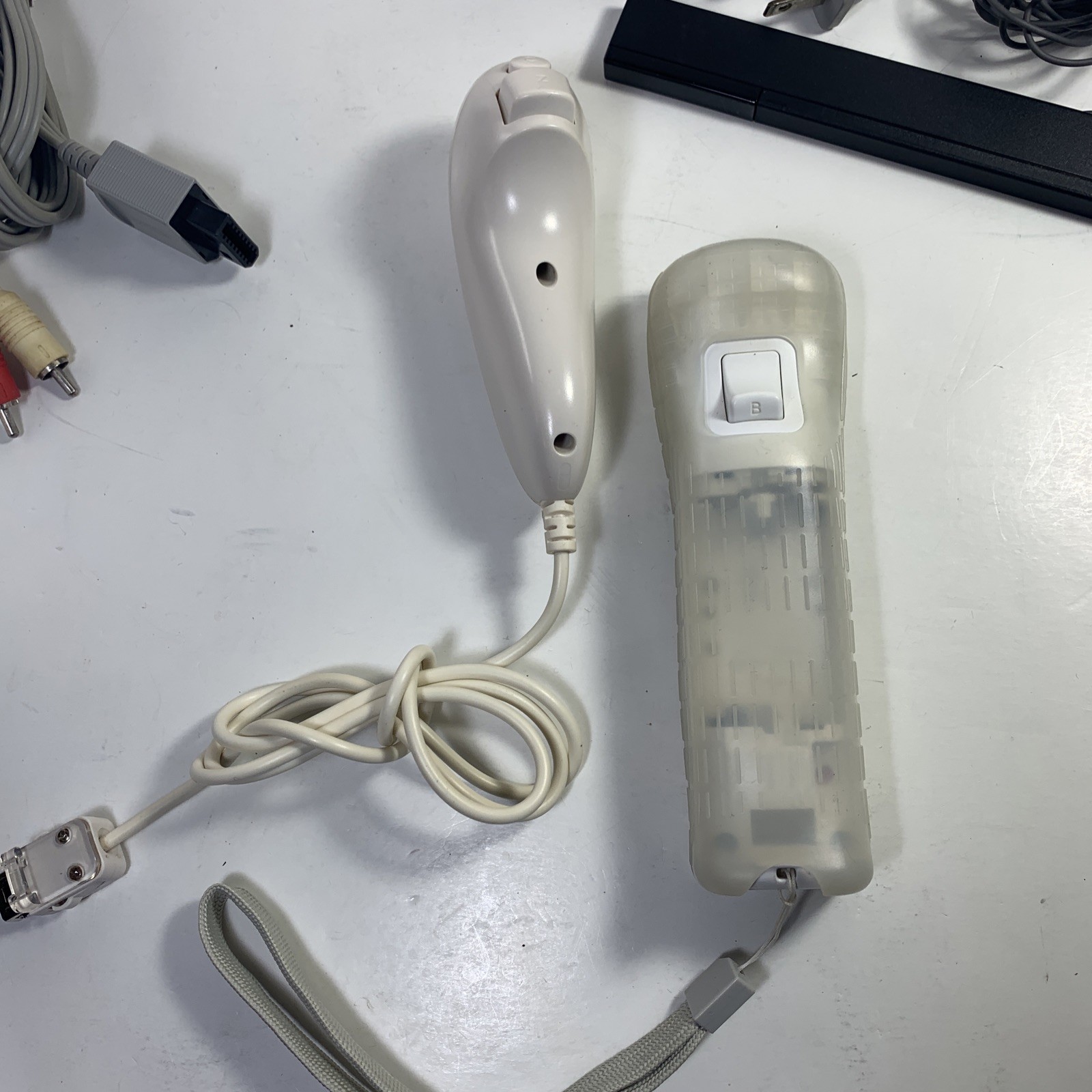 Nintendo Wii Console Bundle Model RVL-001 White USA 2006 Tested And Working