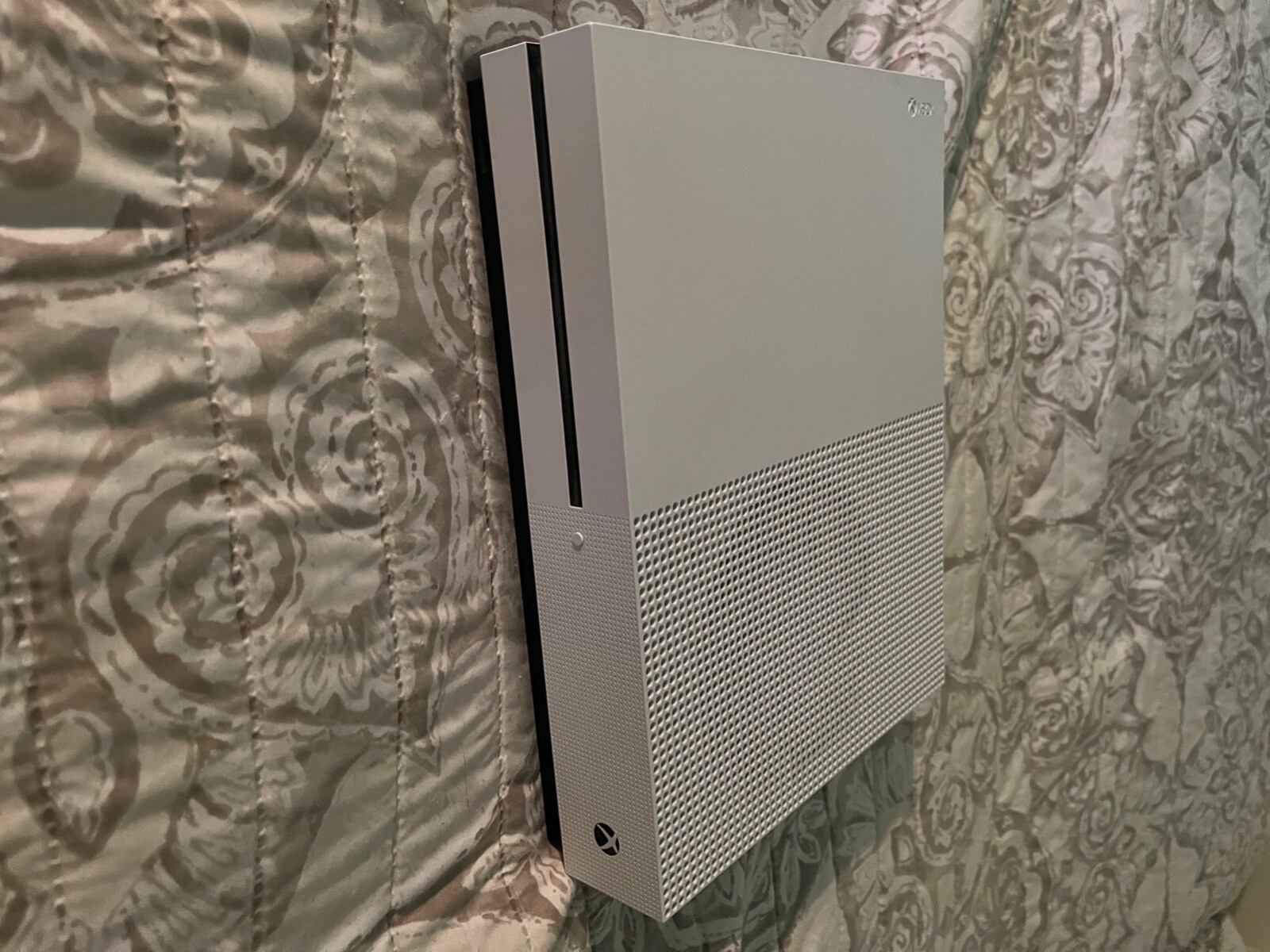 Microsoft Xbox One S 500GB Video Game Console – White (ZQ9-00001). 