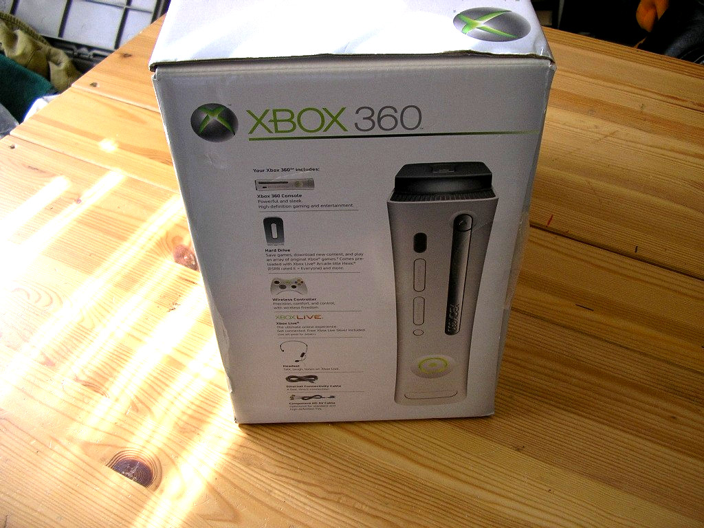 Microsoft XBox 360 White Video Game Console Gaming System HD Bundle