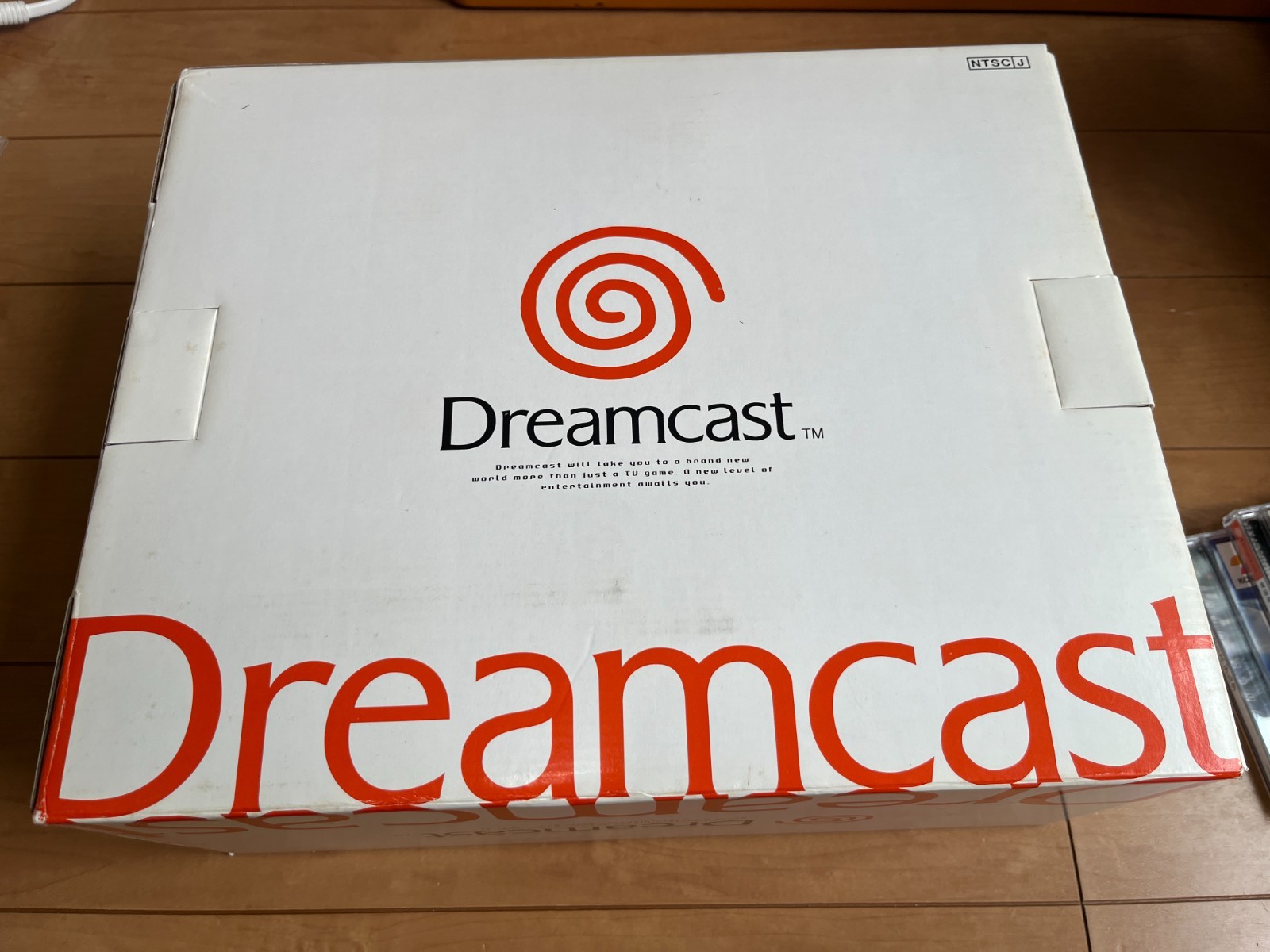 SEGA DreamCast Console (HKT-3000) & Controller with 2 games and BOX and Manual