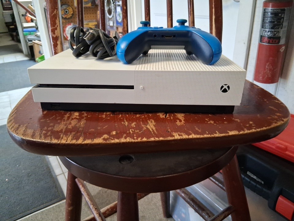 Microsoft Xbox One S White Console with both cords 1 TB