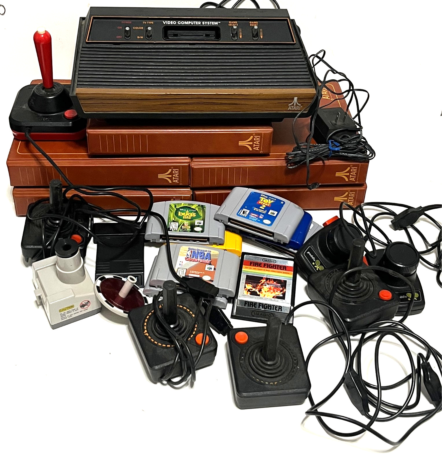 ATARI CX-2600 Console «Bundle» Controllers 32x Games Binders Joysticks UNTESTED