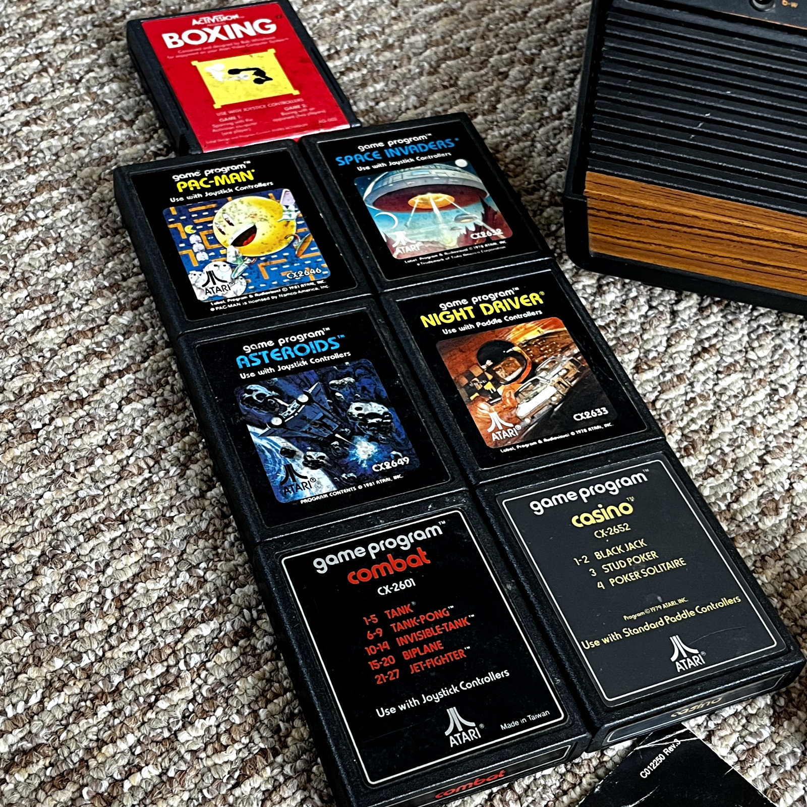 Atari 2600 light sixer w/ space invaders, pac-man, asteroids, boxing and more