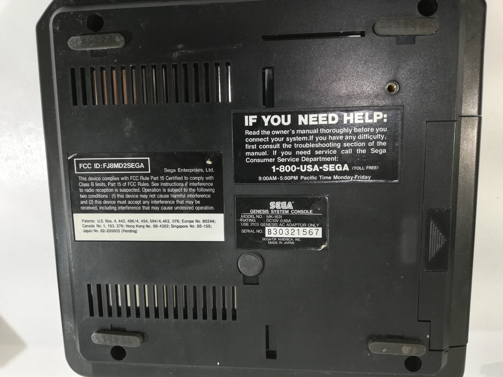 Sega Genesis II w/ two controllers and power supply (read description)