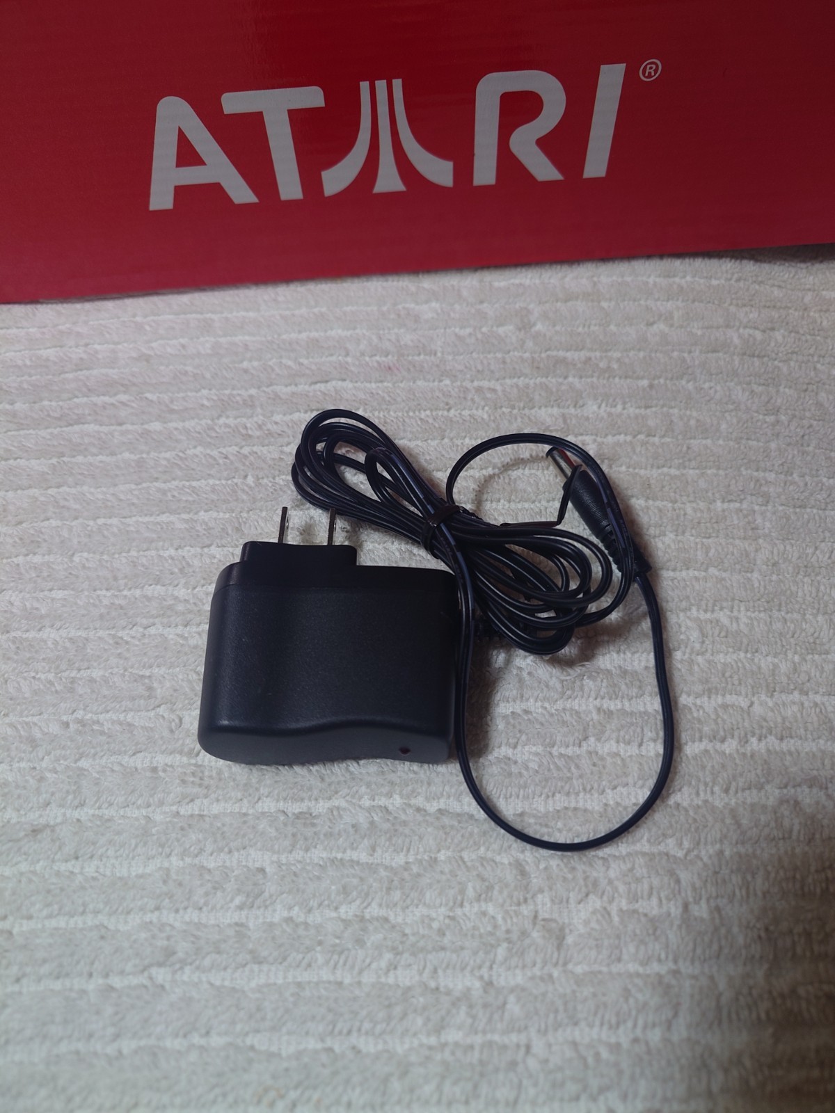 Atari Flashback 6 Classic Game Console 100 Built-In Games with Wireless Controls