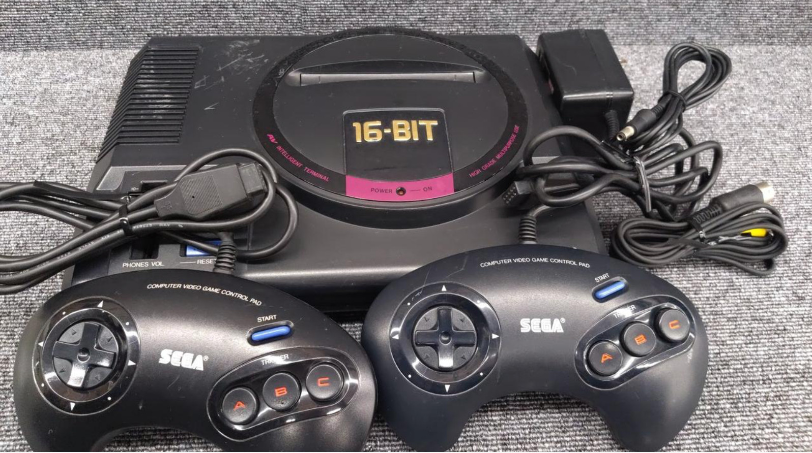 Sega Mega Drive HAA-2510 Console w/ 2 Controller AC Adapter Japan