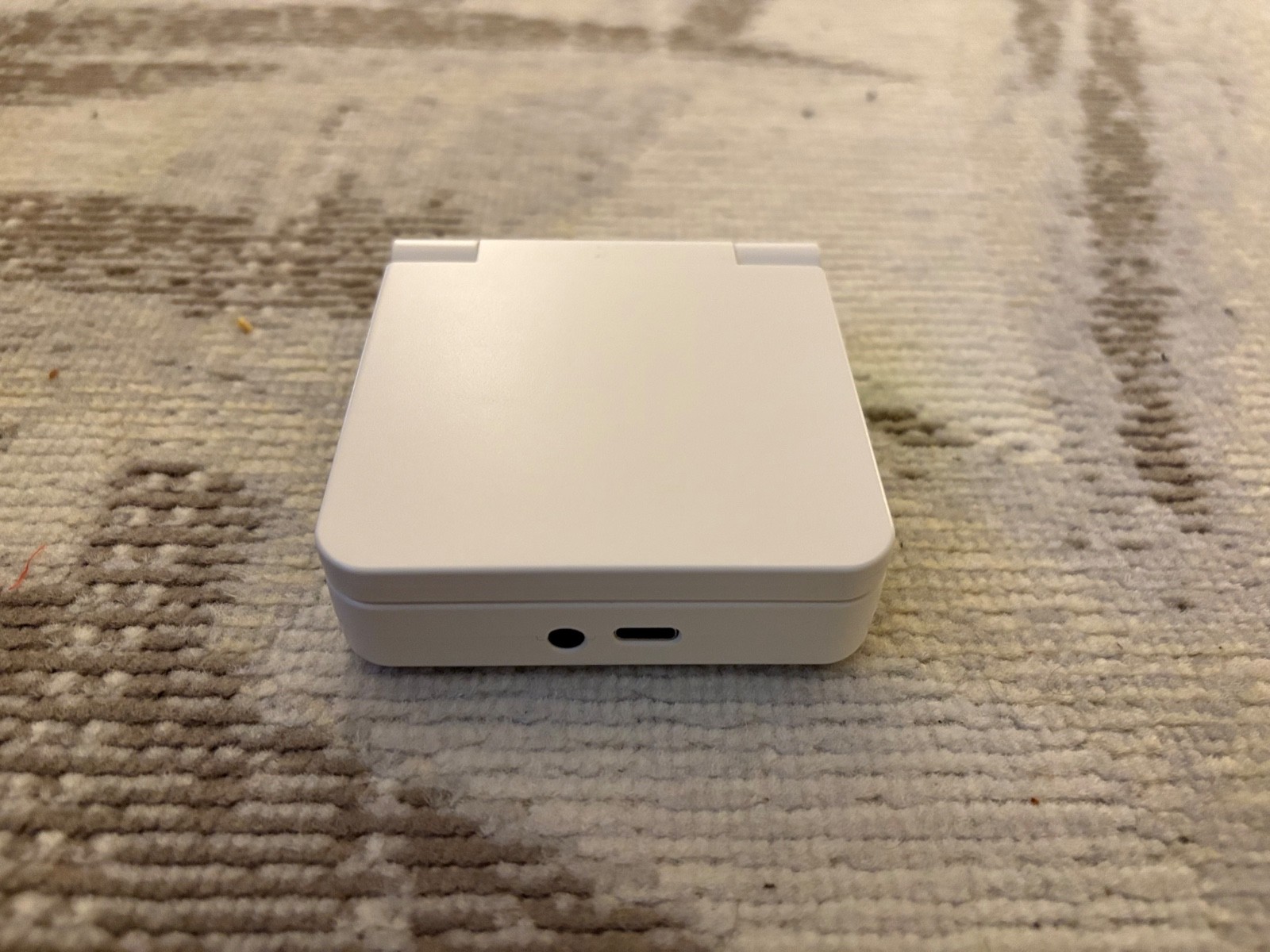 Miyoo Flip – Retro Handheld (White)