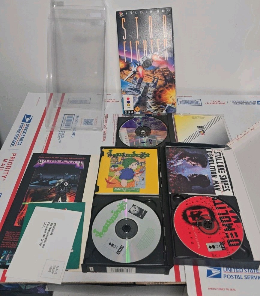 5 3DO Games Including Super Street Fighter II Turbo, GEX, Lemmings, Read!