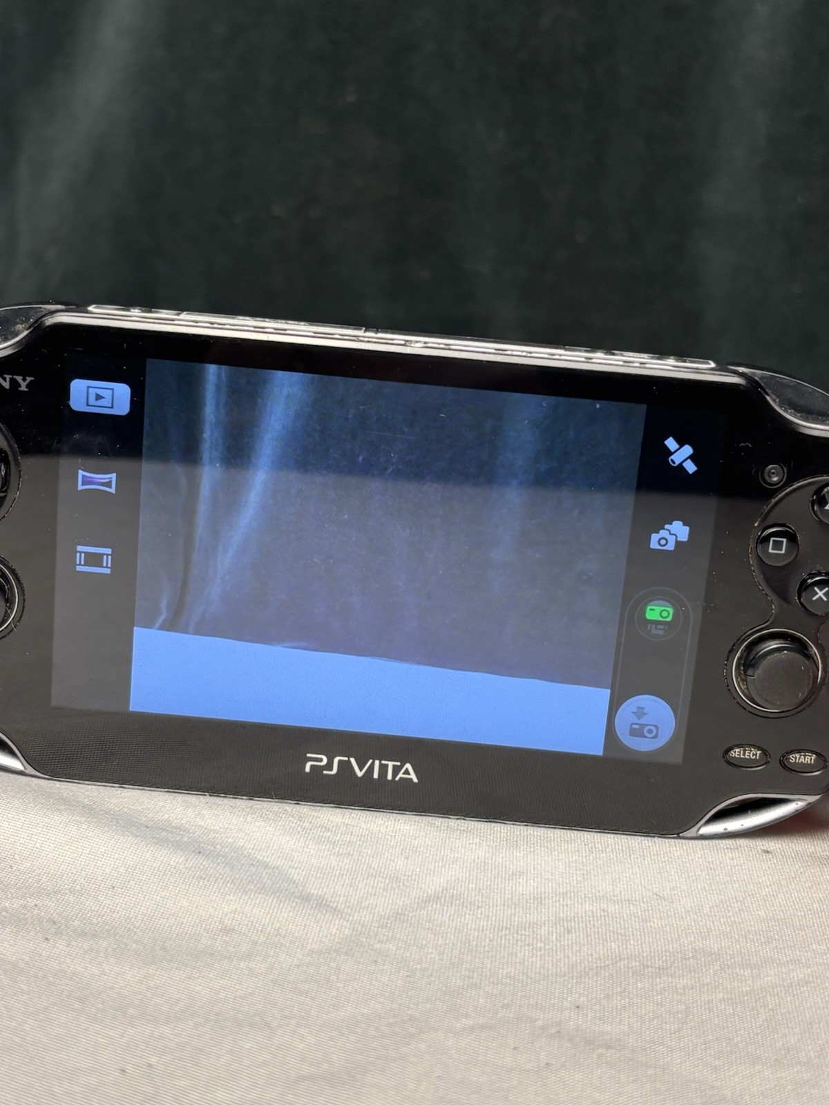 Sony Playstation PS Vita PCH-1001 Handheld Console w/ 16gb Memory Card & Charger