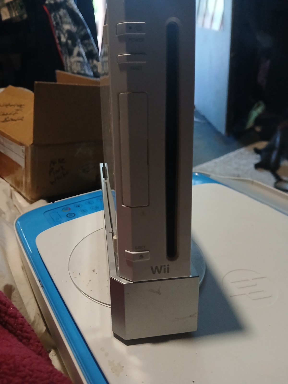 Nintendo Wii Video Game System 2-REMOTE Bundle Console WHITE