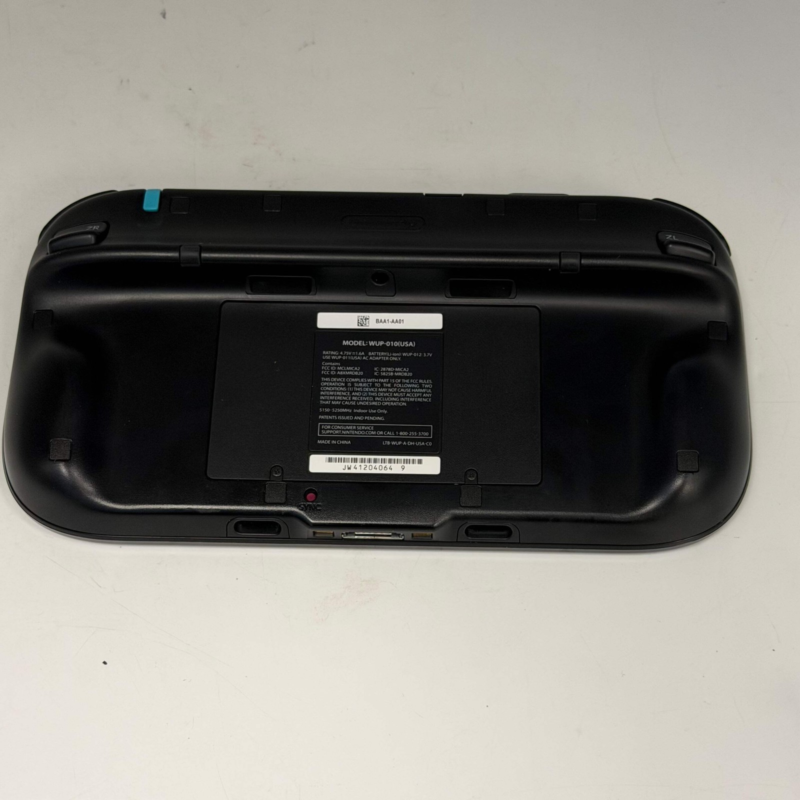Nintendo Wii U 32GB Deluxe Console WUP-101 & GamePad WUP-010, Remotes and 4 Game