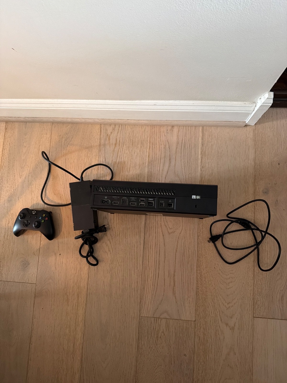 Microsoft Xbox One 500GB Console – Black with controller and HDMI