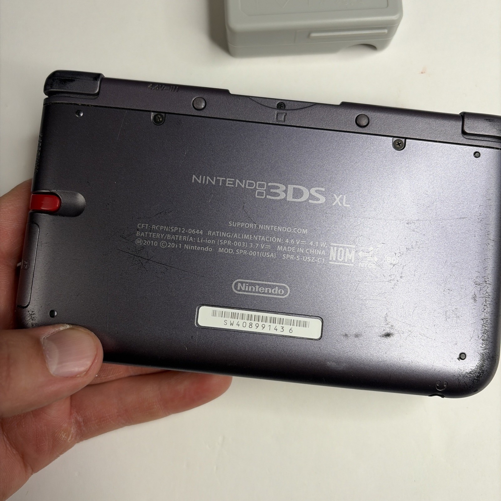 Nintendo 3DS XL Retro Silver Edition NES Controller W Charger Stylus US Model