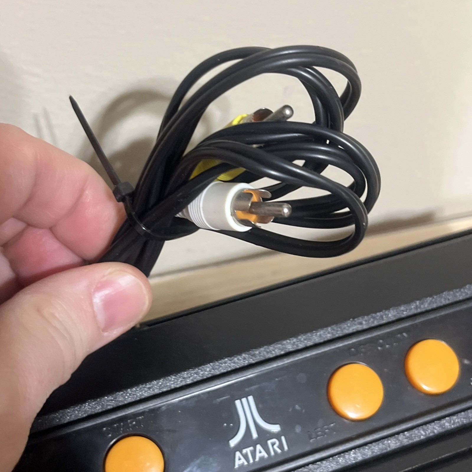 Atari Flashback 4 75 built-in games, 2 Wireless Controllers, Tested Works Great