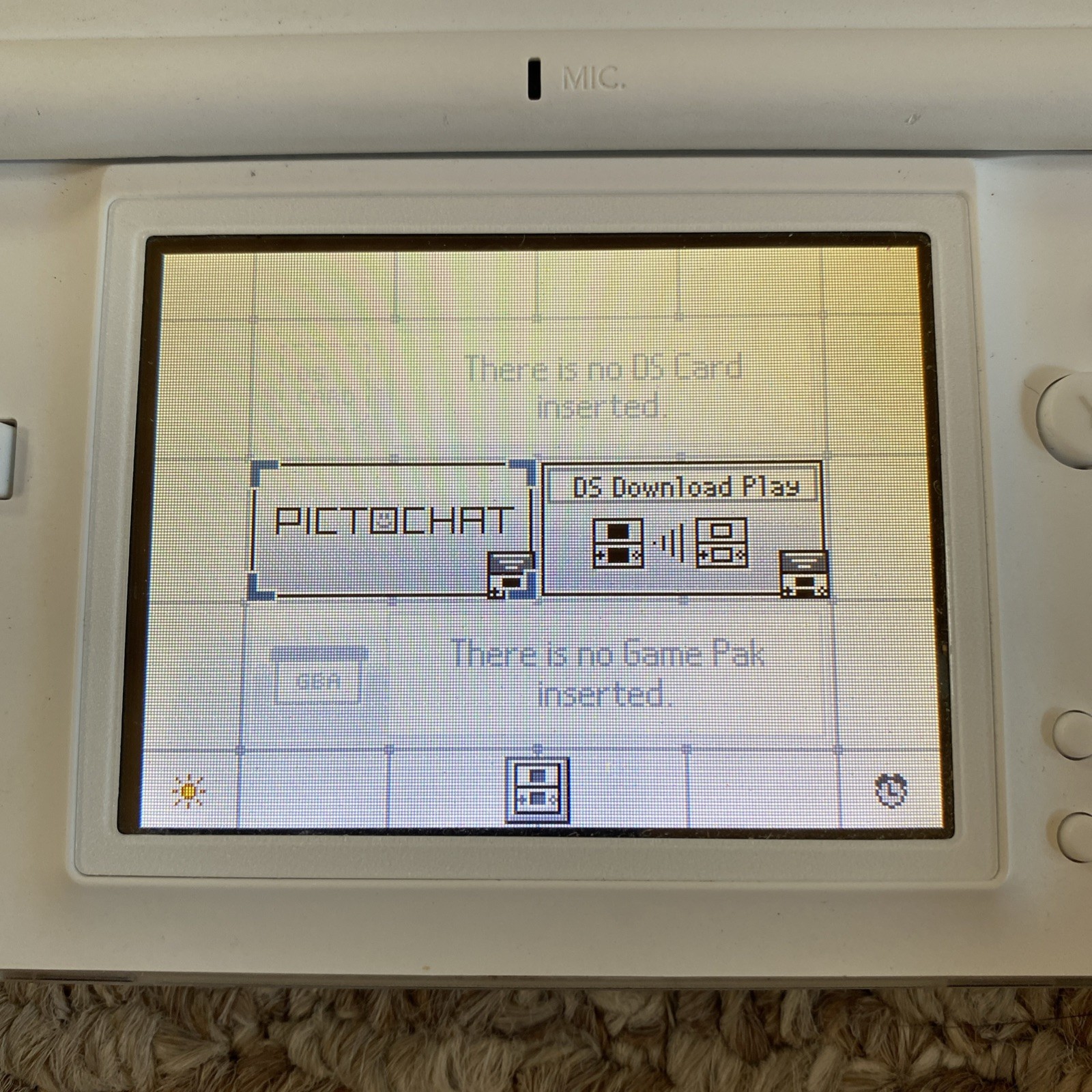 Nintendo DS Lite USG-001 Polar White w/ Charger USA