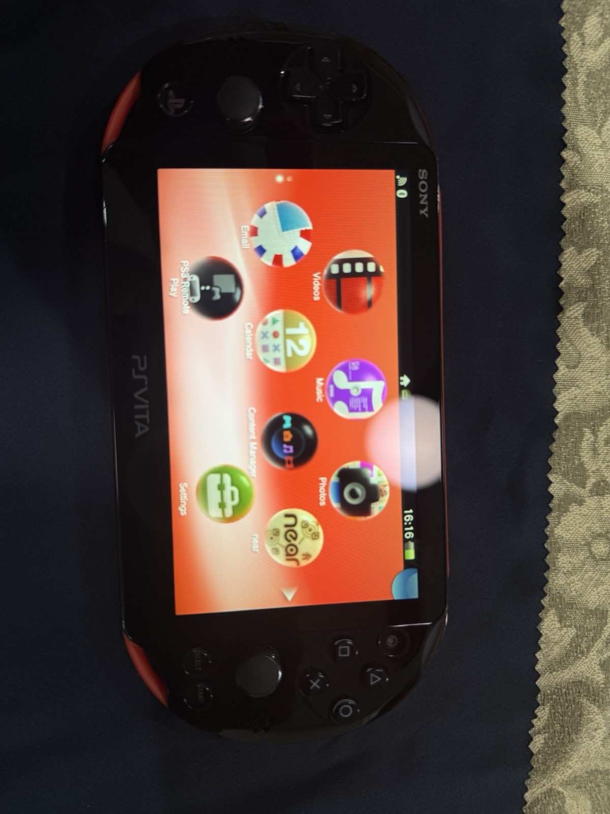 Sony PS Vita PCH-2000 Slim LCD Console Red/Black Wi-Fi, Japan Import