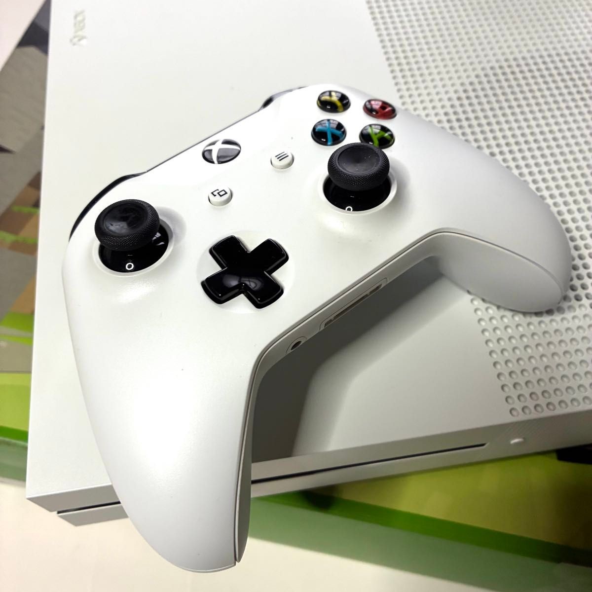 Xbox One S 500GB Minecraft Bundle – Used Good Condition – Ultra HD – Japan Model