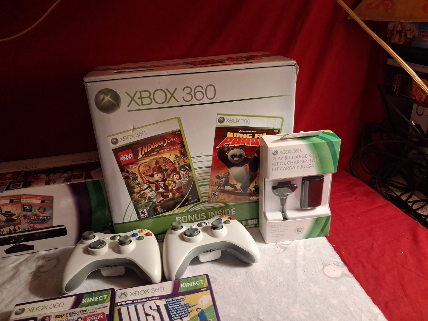 XBox 360 Pro White Console W/kinect Sensor 2 Controllers Play&charge Set In Box