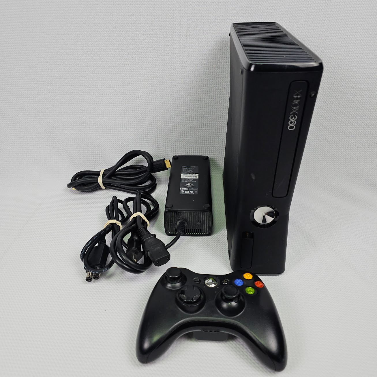 Microsoft Xbox 360 S 250GB Model 1439 Console Bundle – Fully Tested!