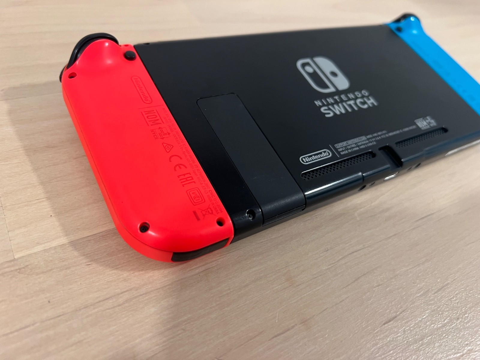 Nintendo Switch Handheld Console Red/Blue controllers EXCELLENT CONDITION