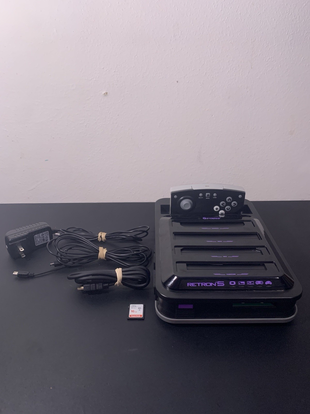 Hyperkin RetroN 5 Launch Edition Black w/ Travel Case (+ 16GB SD Card)