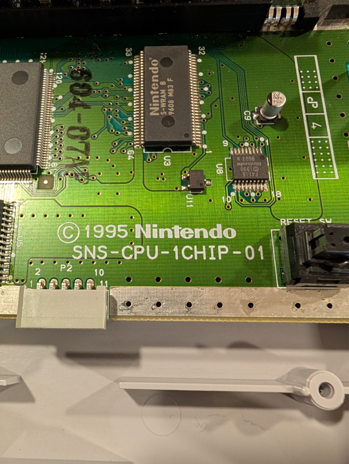 Super Nintendo SNES 1CHIP-01 Console, SMW Game, Controller, OEM AC/AV Bundle