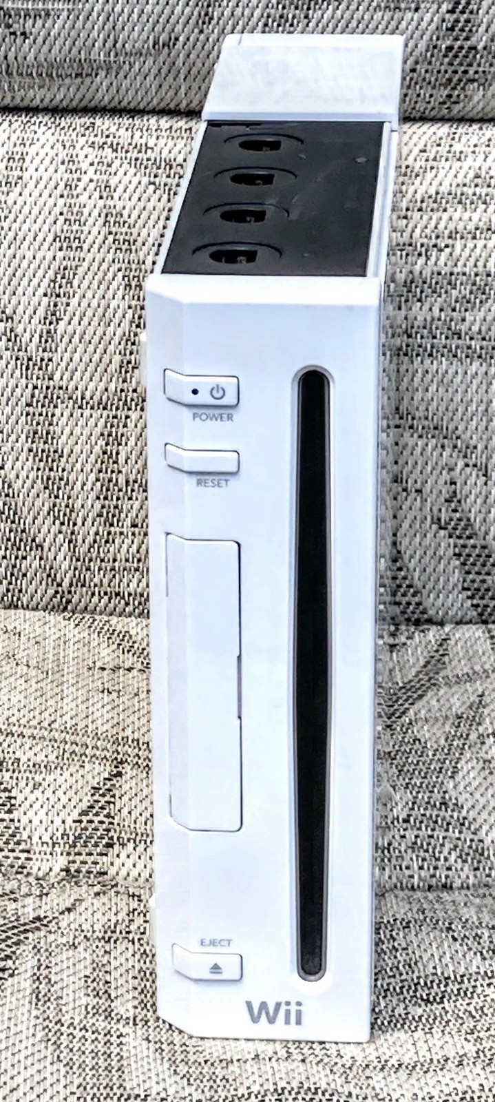 Nintendo Wii RVL-001 512 MB Home Console – White