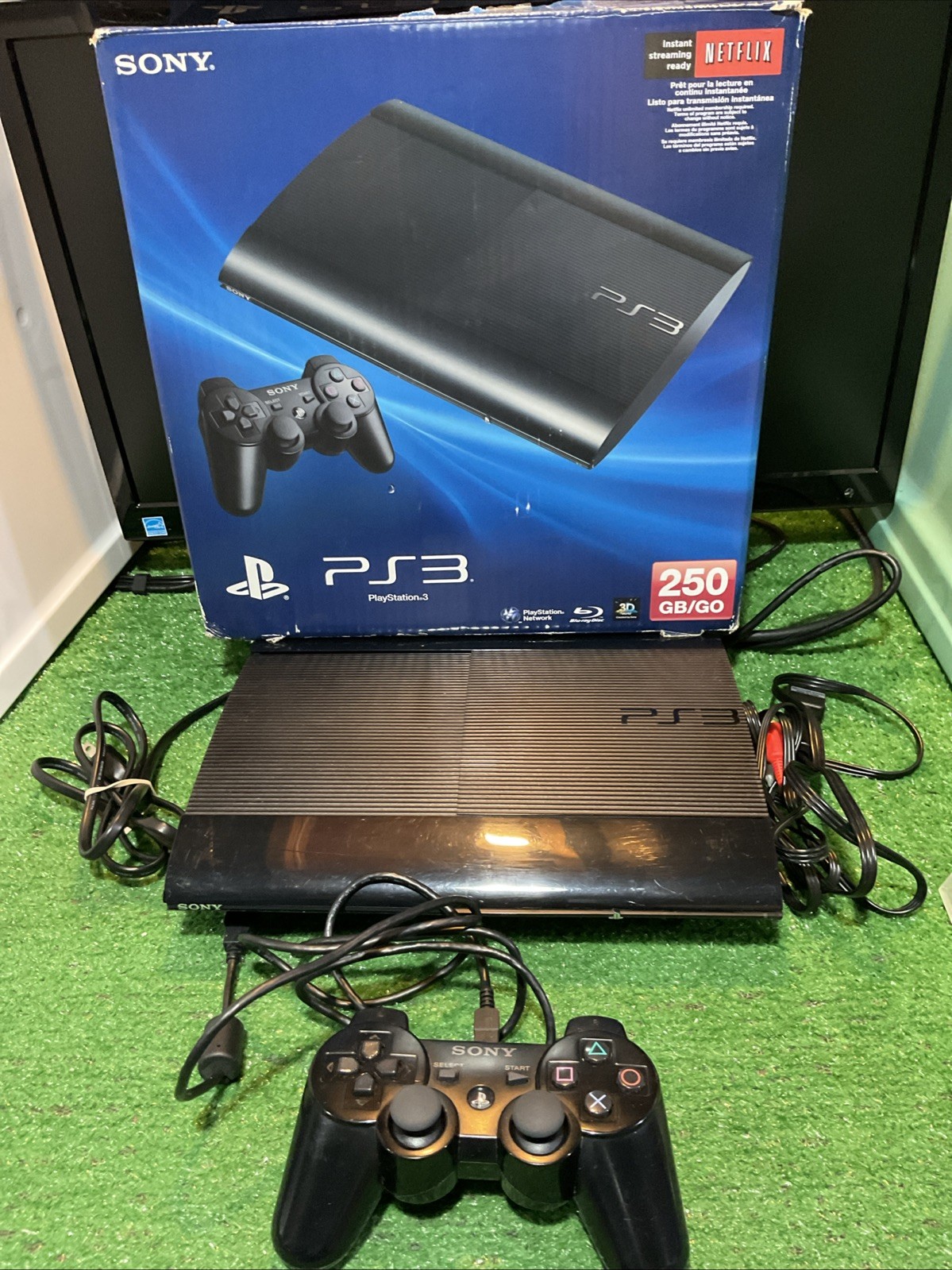 Sony PlayStation 3 PS3 Super Slim Game Console CECH-4001B Controller Cables Box