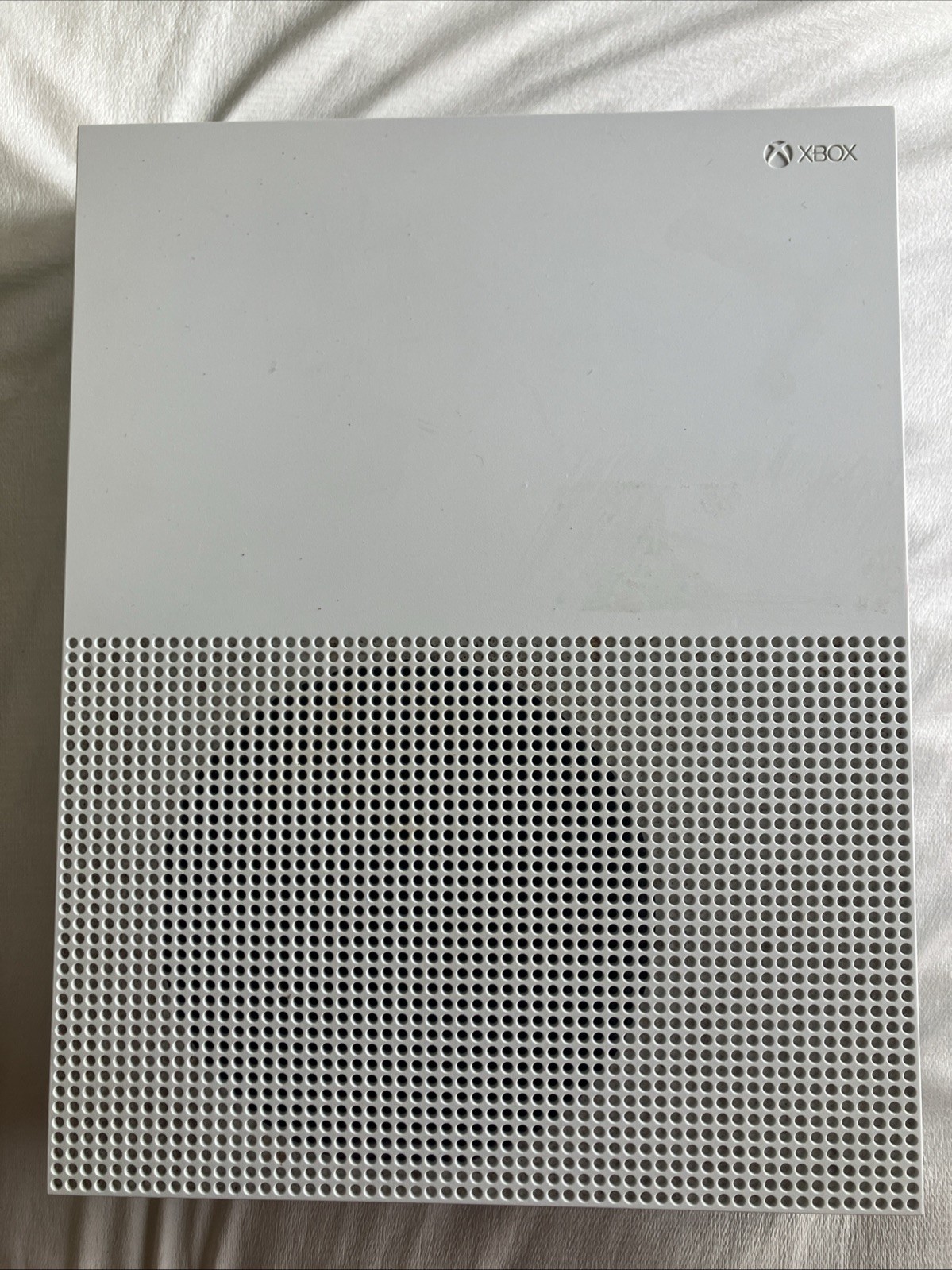 XBOX ONE S BUNDLE 1TB 3 GAMES AND ALL CORDS INCLUDED+CONTROLLER