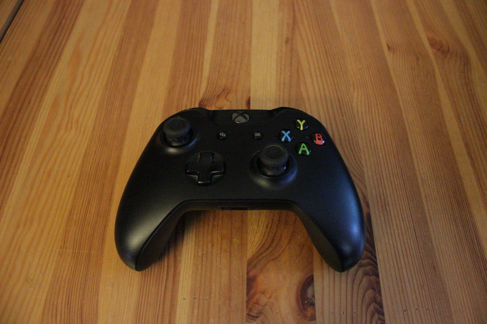 used xbox one 500gb plus 13 games (in photos)controller power block 