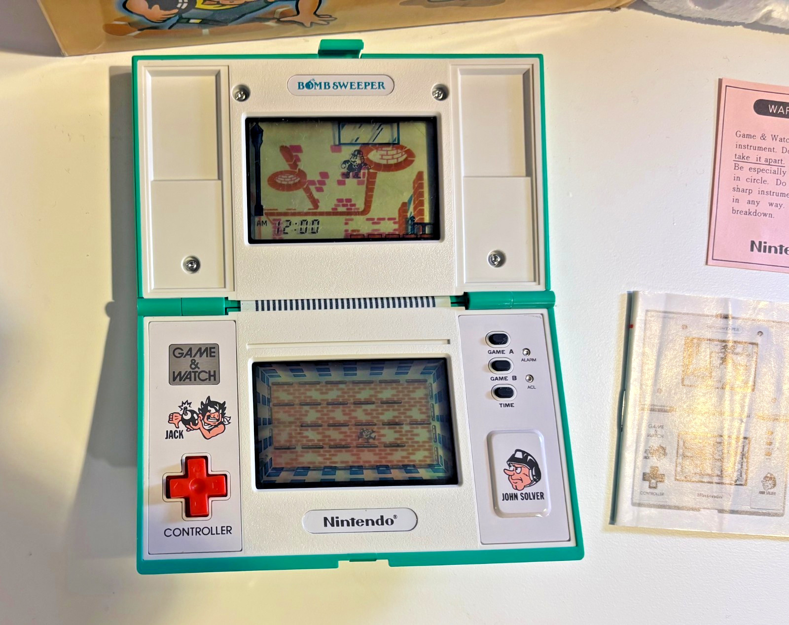 Nintendo Game BOMB SWEEPER electronic operated classic toy collector hobby