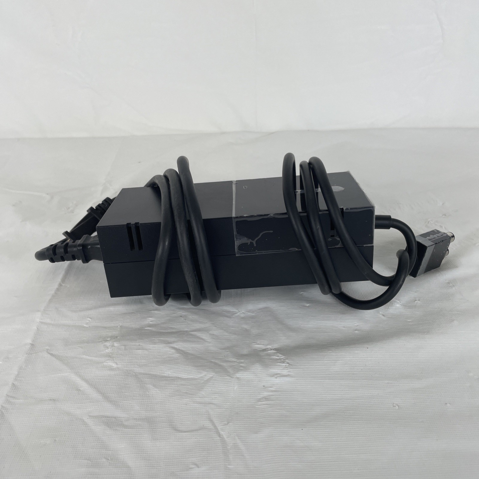 Xbox One w/ Kinect No Controller – Model 1540 – PARTS