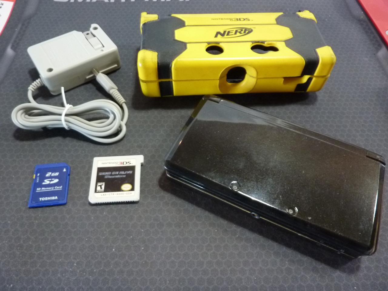 Nintendo 3DS 2GB Handheld System Black Used No Stylus w/ Aftermarket Charger +++