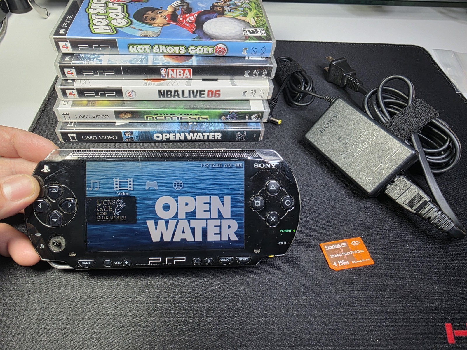 Sony PSP-1001 Black with Charger Battery 256mb Memory Stick + 2UMD + 3 Games ⚠️