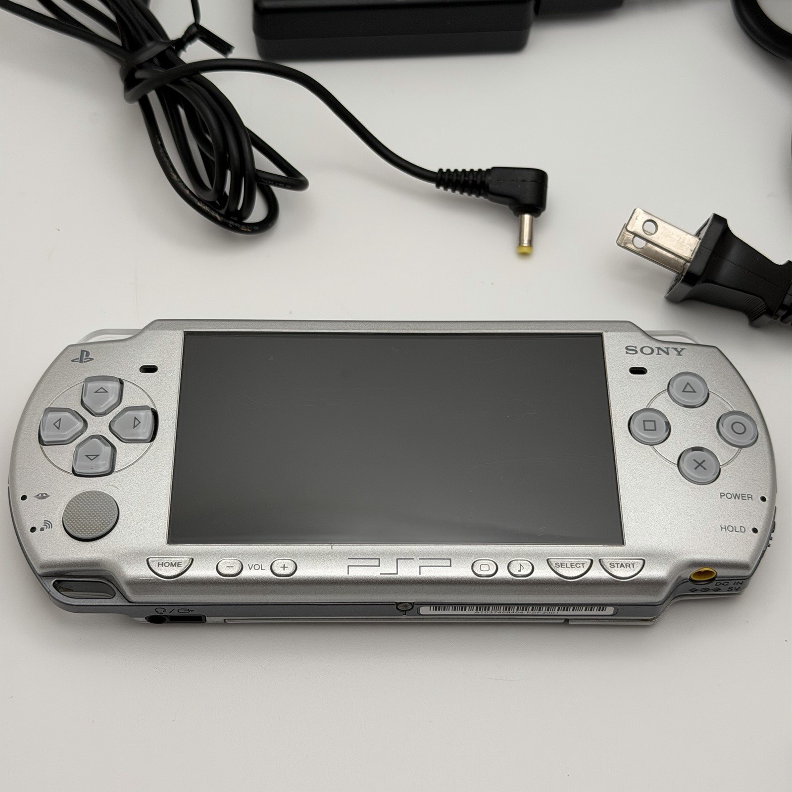 Sony PlayStation Portable Silver PSP-2001 w/ Memory Card and Game [TESTED/WORKS]