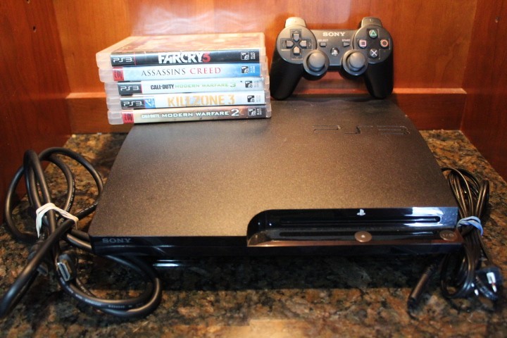 Sony PlayStation 3 PS3 Slim 160GB Console CECH-2501A Bundle w/ 5 Games