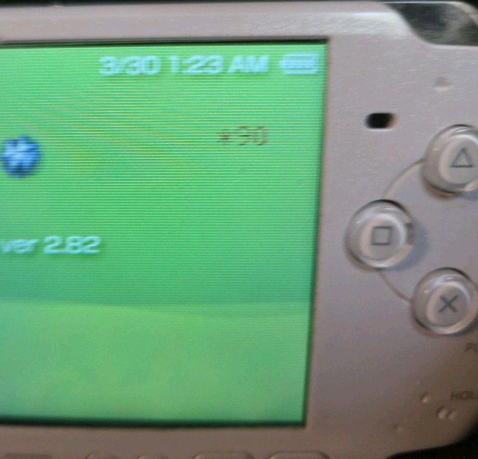 Sony PSP 3001 Handheld Console Bundle Pearl White – Tested & Working *Read DESC»