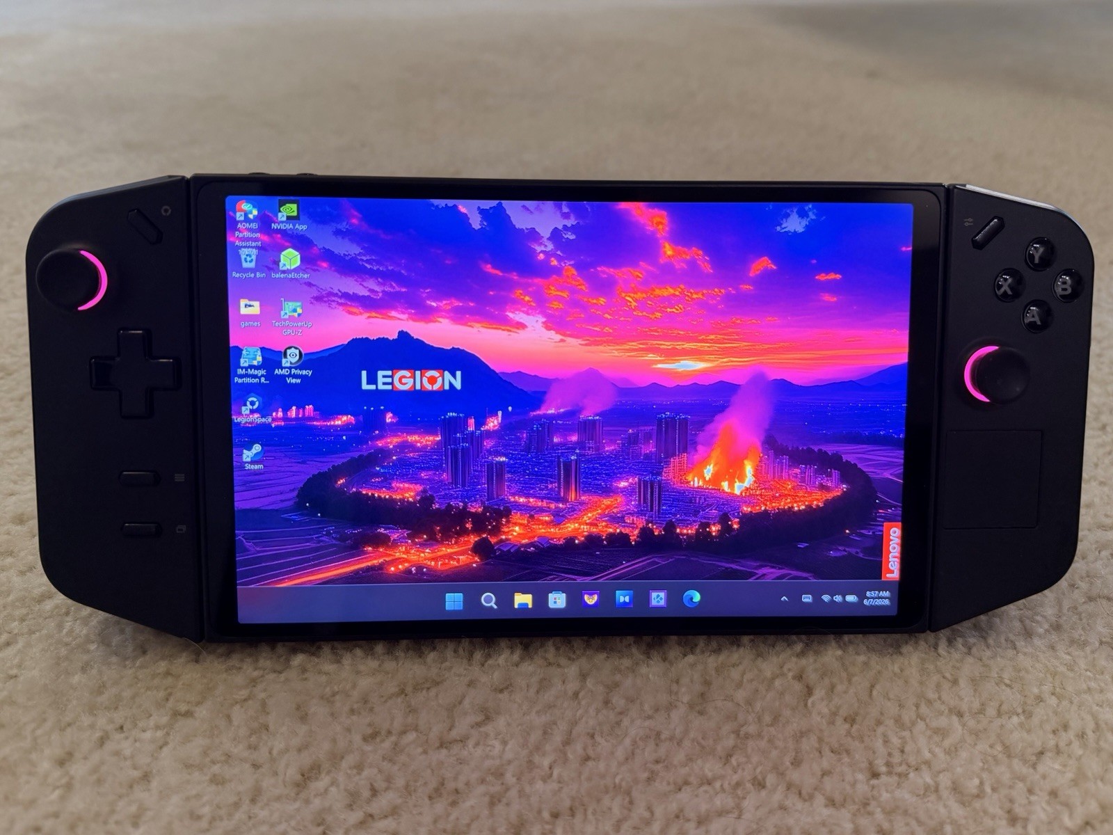 Lenovo Legion Go AMD Ryzen Z1 Extreme 16GB / 2TB w/ Case/Charger/Box – MINT