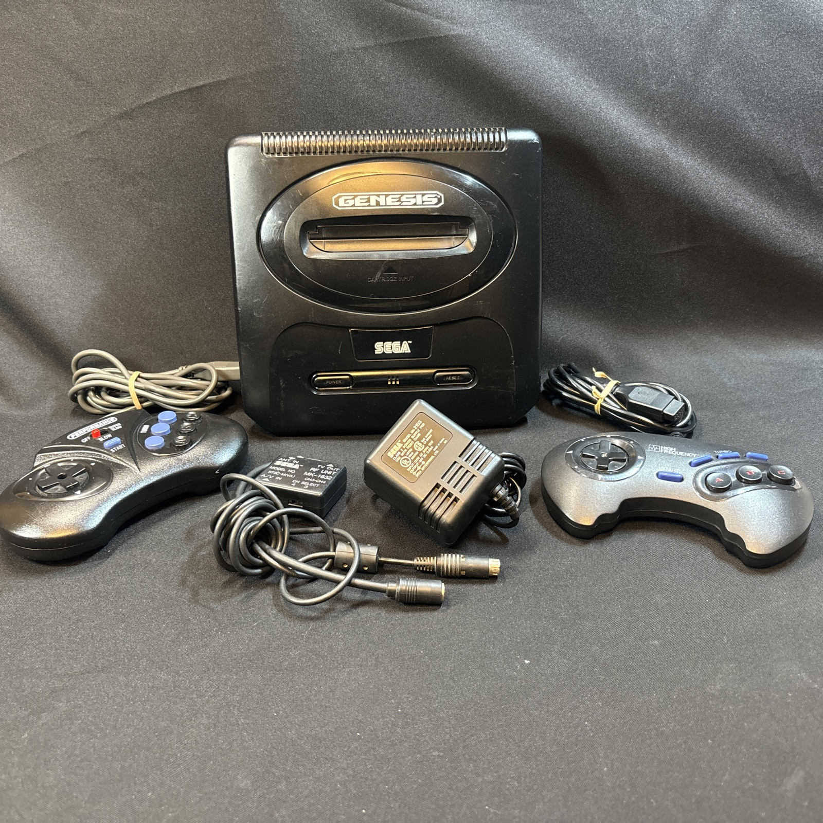 SEGA Genesis Console MK-1631 w/2 controllers, AC,Tested Works SEE DESCRIPTION!