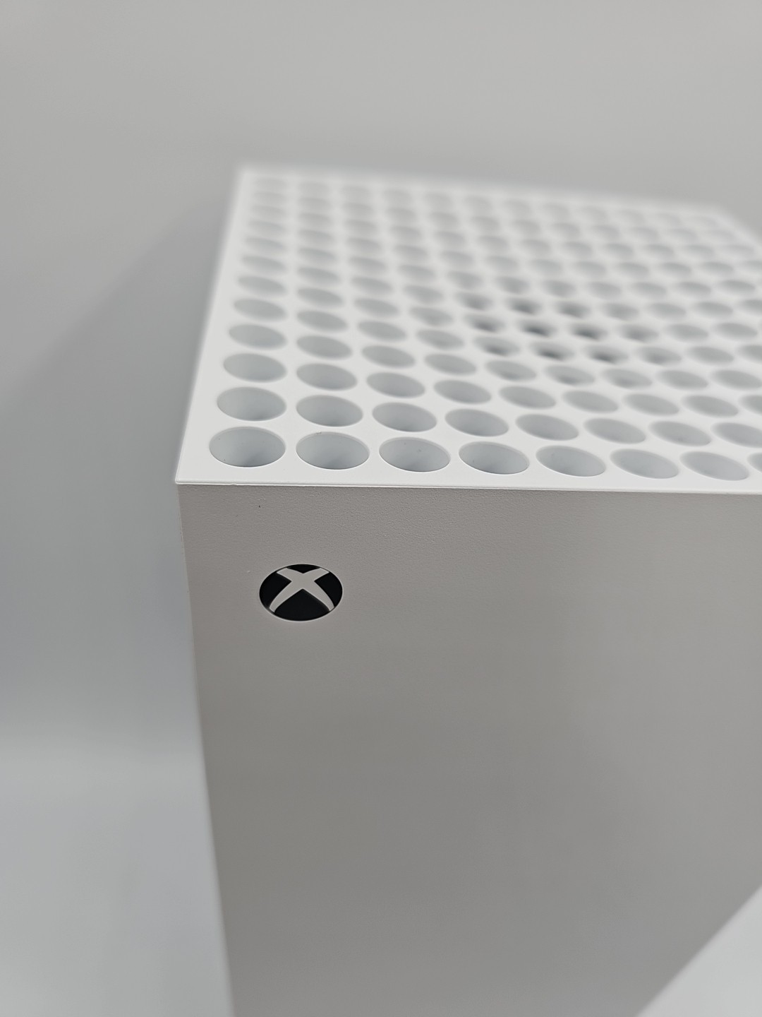 Microsoft Xbox Series X 1TB Digital Console 1882 – Elite Series 2 Controller