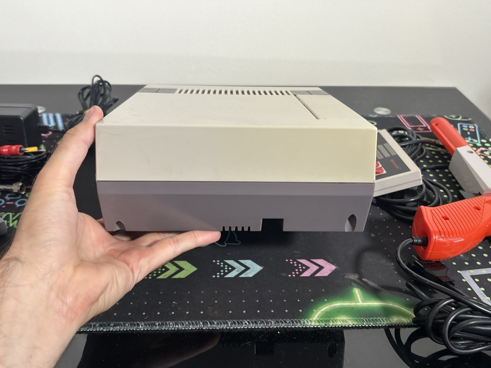 Nintendo Original NES-001 Entertainment System NES Console Zapper 2 Games