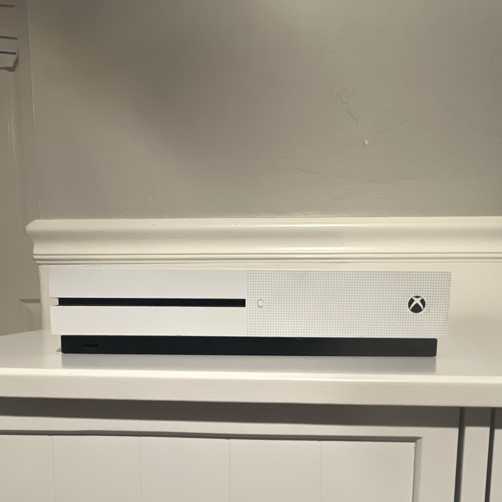 Microsoft Xbox One S 1TB White Console 4K Wi‑Fi NTSC-U/C (US/Canada)
