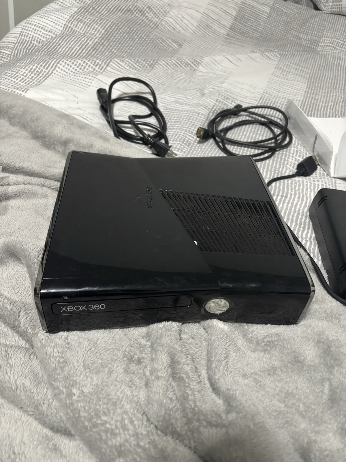 Microsoft Xbox 360 S 250GB Black Kinect Ready Console w/ Cables HDMI USB-A