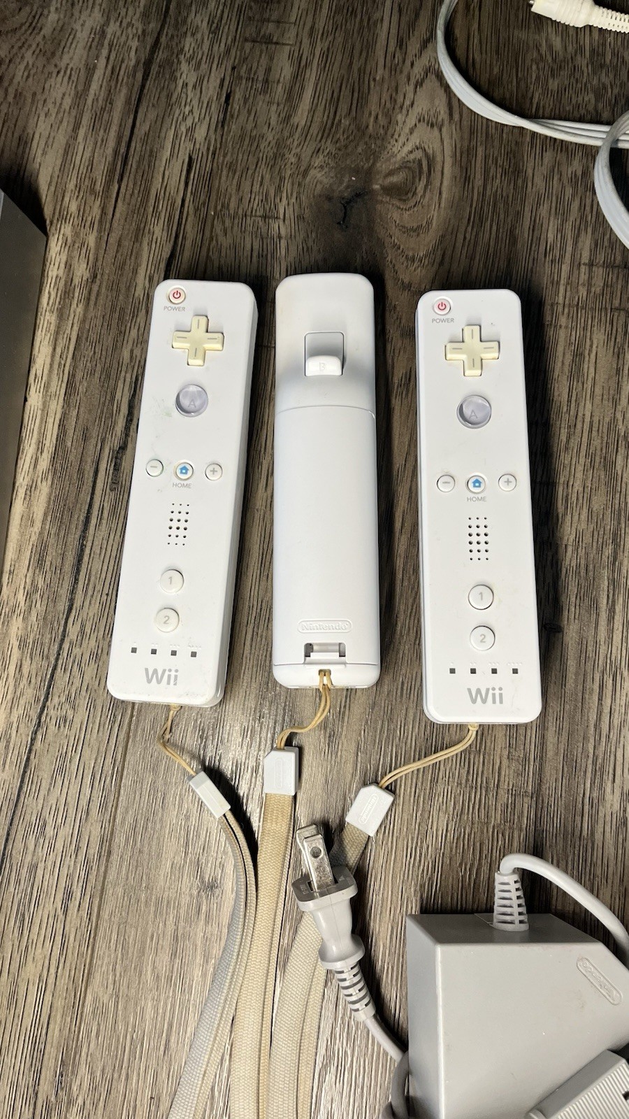 Nintendo Wii RVL-001 512 MB Home Console Wii Bundle Three Controllers