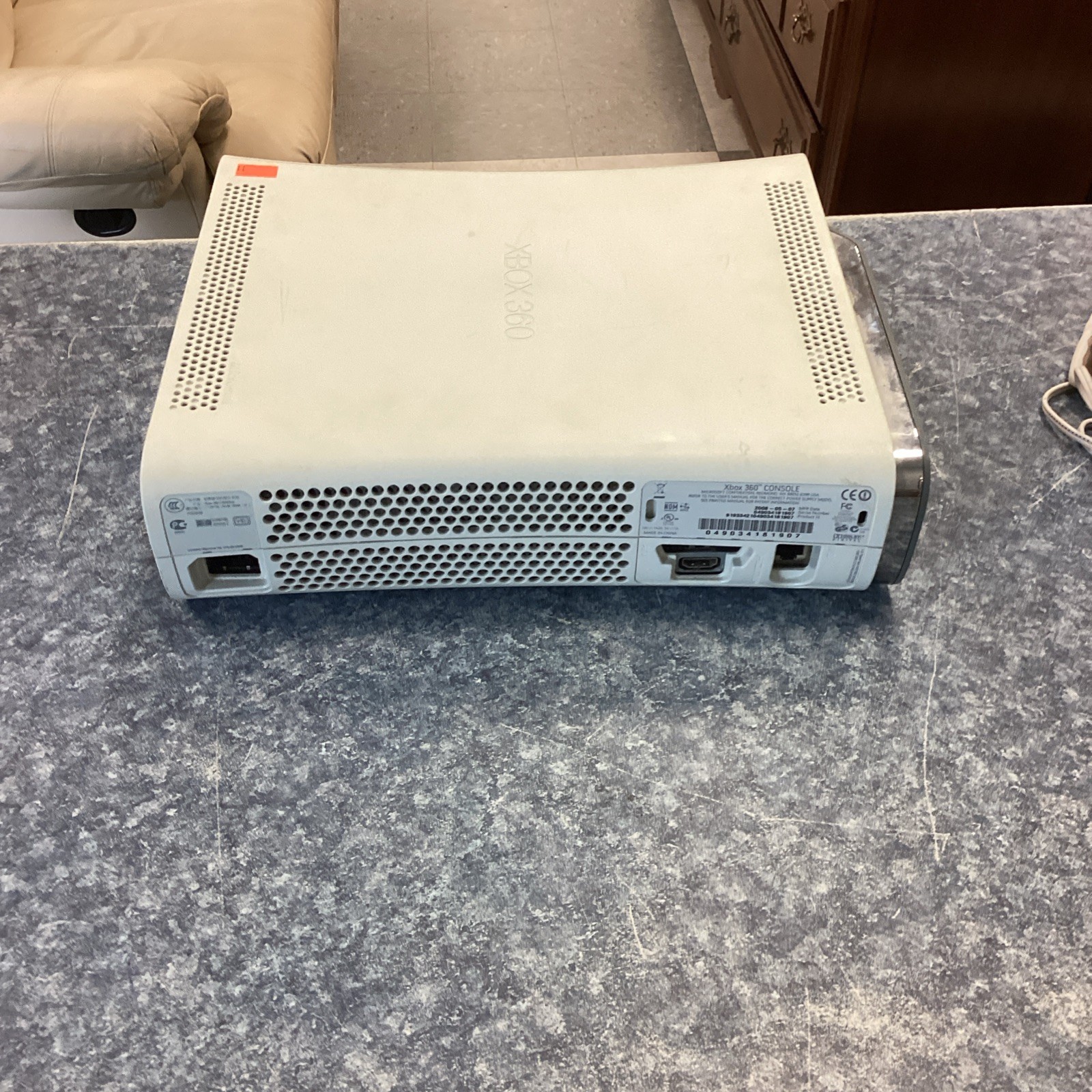 Microsoft Xbox 360 Pro 20GB Console – Matte White