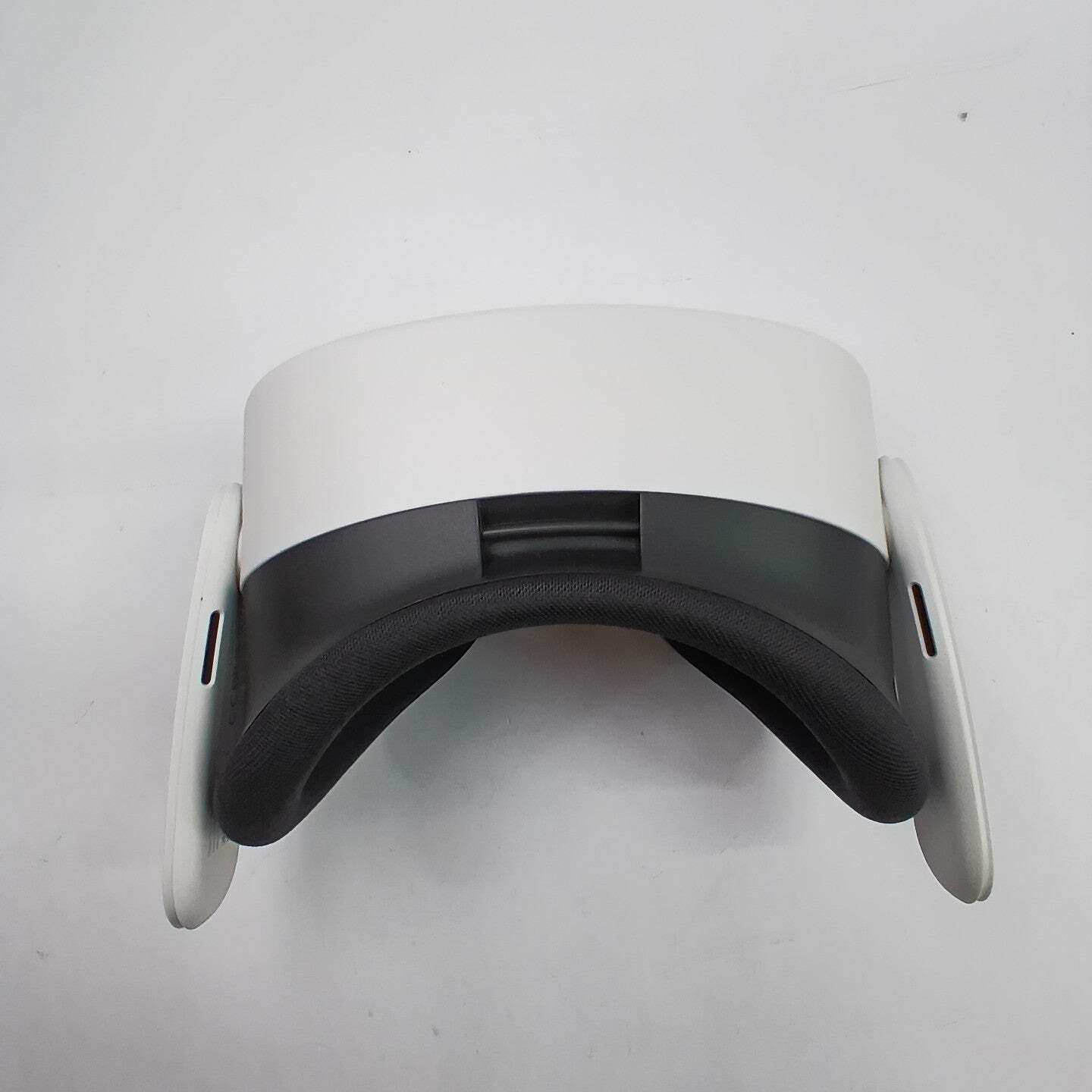Meta Quest 3S 128GB Standalone All-in-One VR Headset P97 **Headset Only**