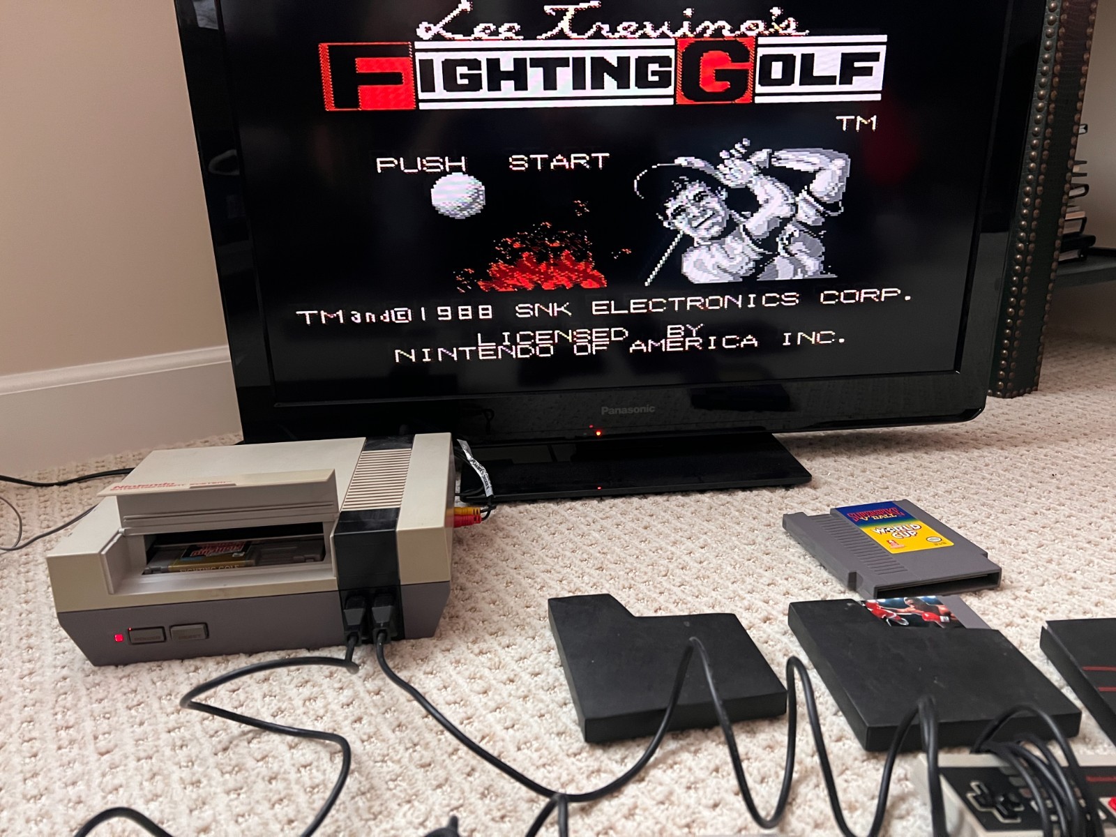 Original Nintendo NES Action Set Home Console plus 5 games – Works great!