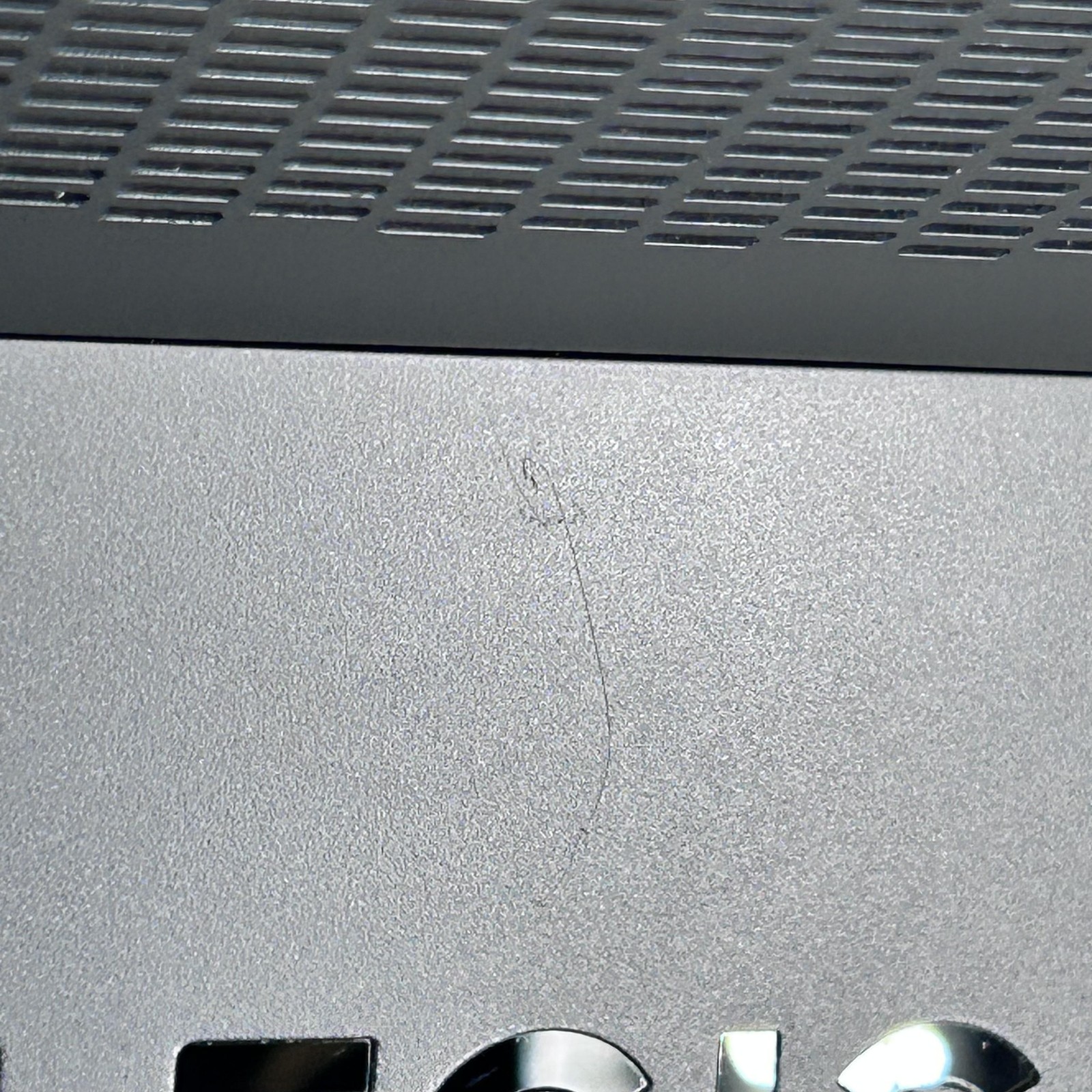 Lenovo Legion Go AMD Ryzen Z1 Extreme 16GB 1TB w/ Charger – Good w/ White Spots