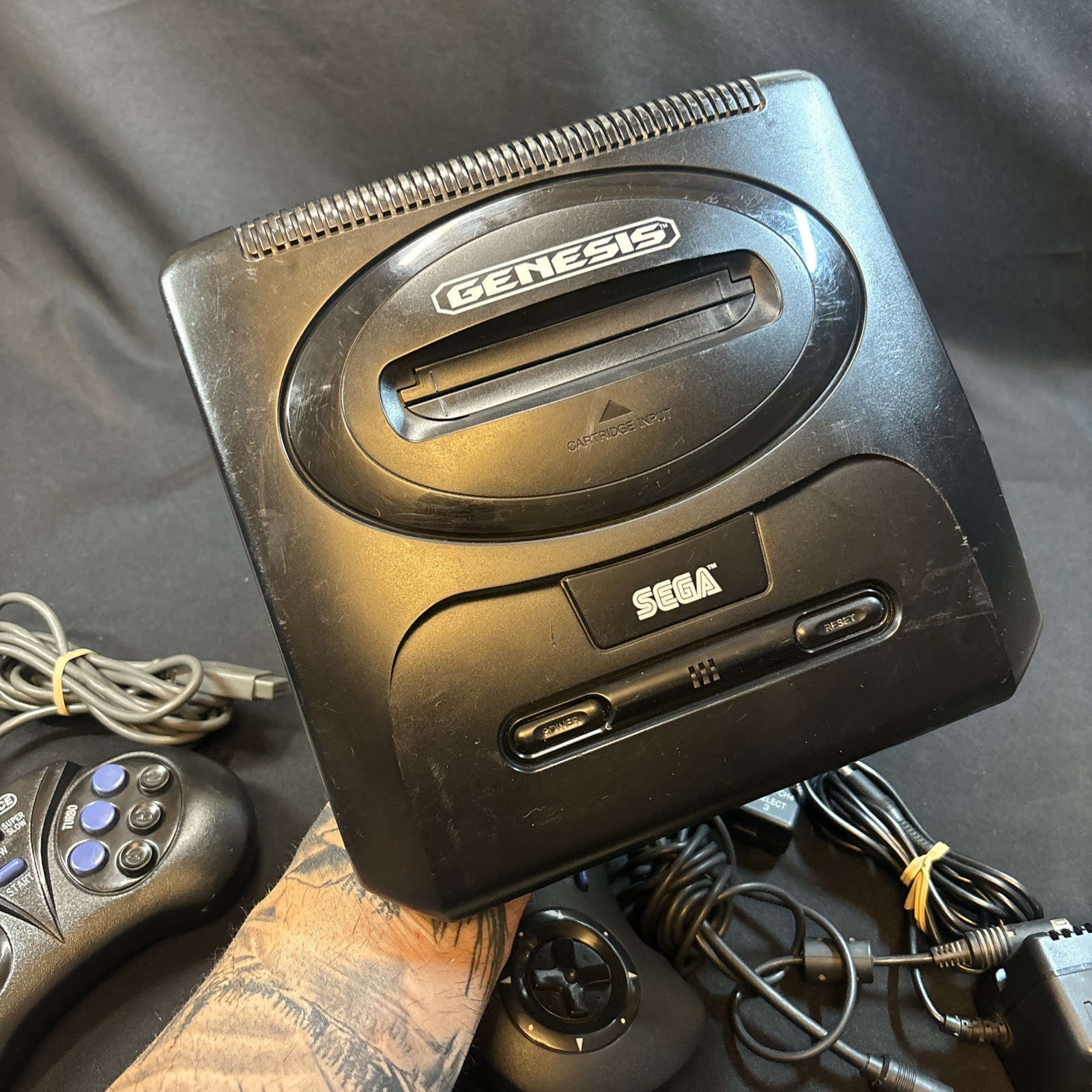SEGA Genesis Console MK-1631 w/2 controllers, AC,Tested Works SEE DESCRIPTION!